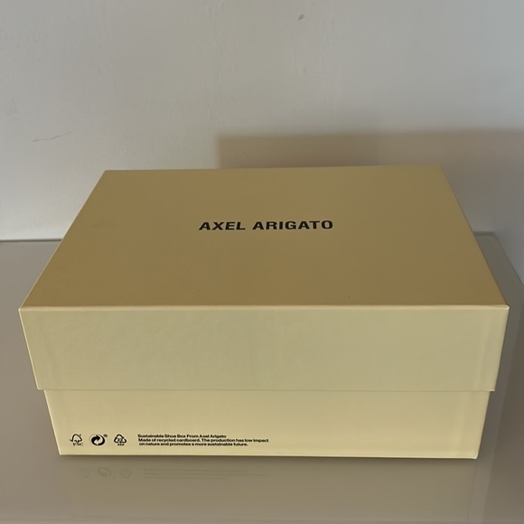 BRAND NEW Axel Arigato White & Black Area Lo Sneakers, size IT 37 - Picture 4 of 8